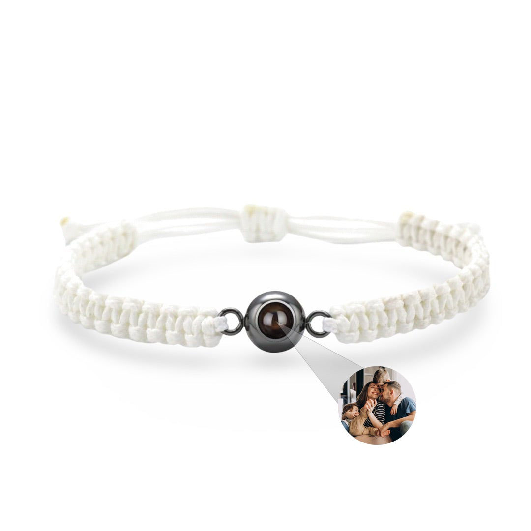 Bracelet photo personnalisé corde blanche tressée avec perle centrale en titane noir brillant.