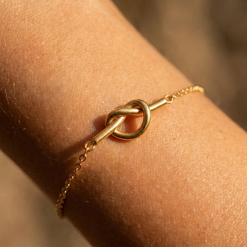 Bracelet couple en acier inoxydable, nœud cœur symbolique, chaîne fine ajustable, modèle Knot