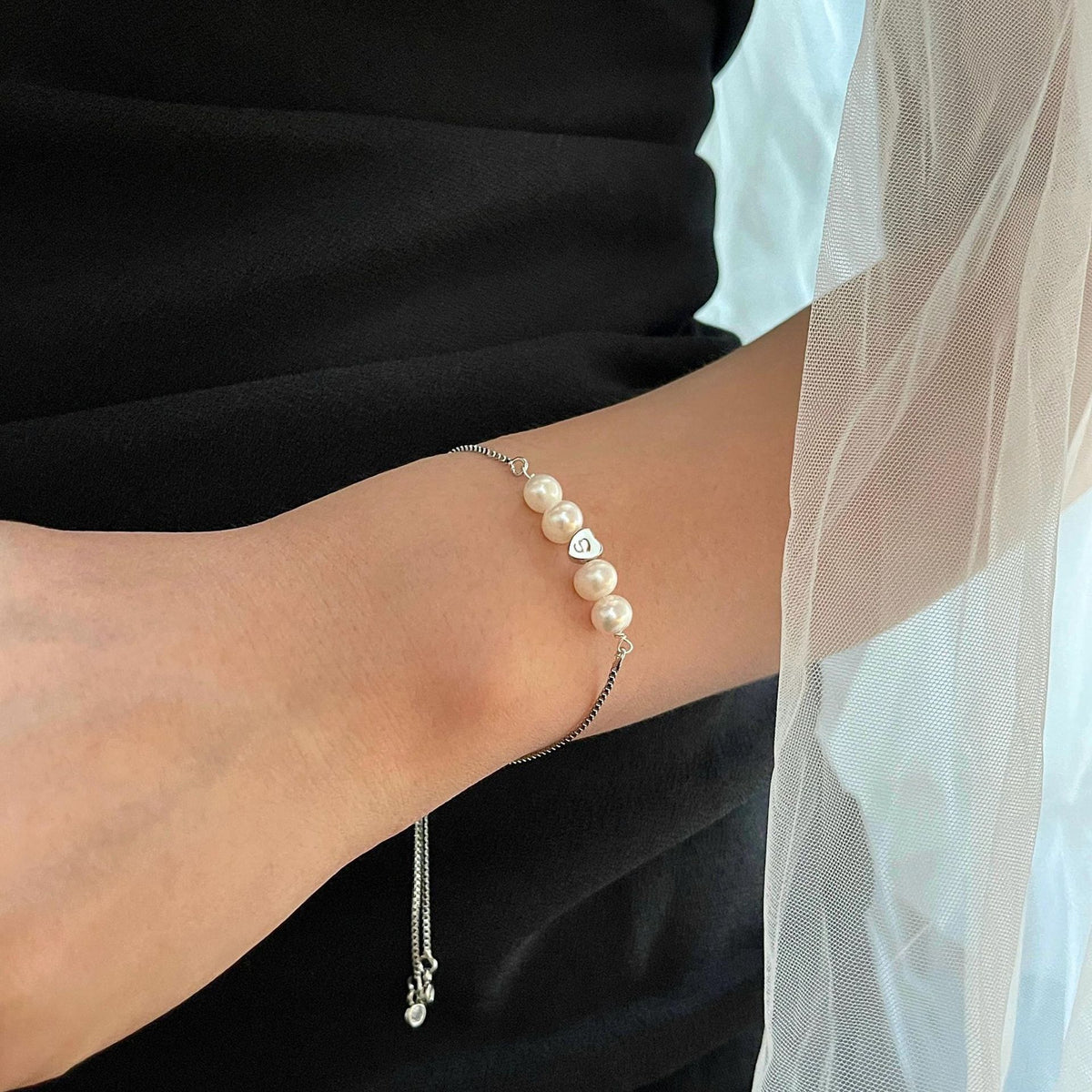 Bracelet ajustable en acier inoxydable, perles synthétiques, cœur personnalisable à graver, modèle Exposita