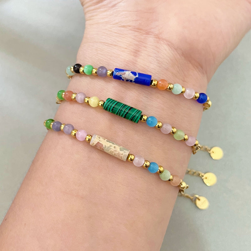 Bracelet fin à perles colorées, en acier inoxydable chaîne dorée avec pierre cylindrique, bijou délicat pour le quotidien, modèle Pénida