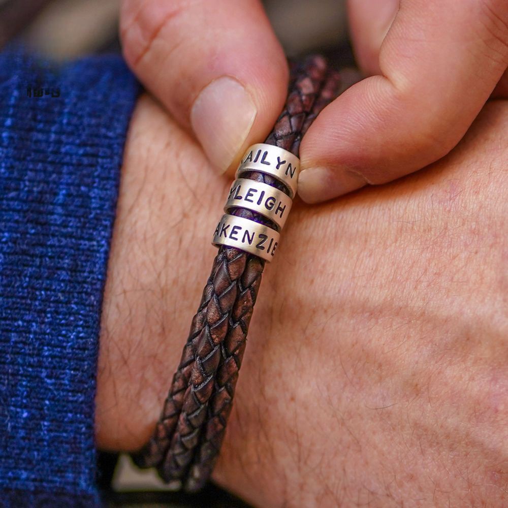 Personligt armbånd med dobbelt flettet snor, graverbare perler i stål, model Mauricio