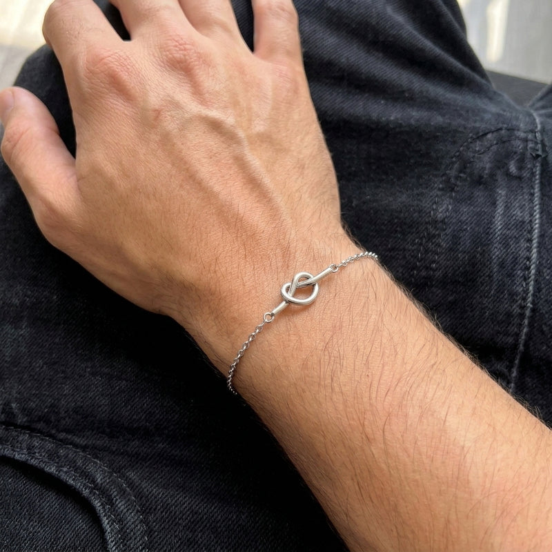 Bracelet couple en acier inoxydable, nœud cœur symbolique, chaîne fine ajustable, modèle Knot