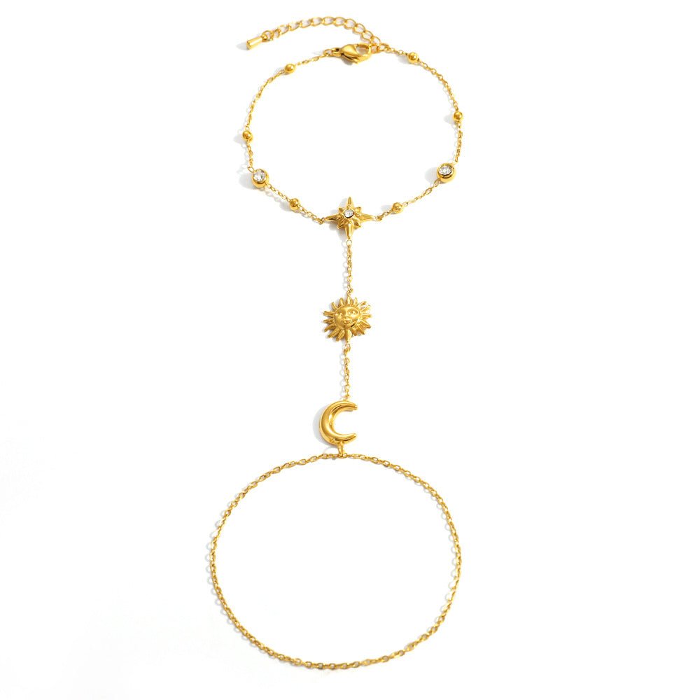 Bijou de main femme acier inoxydable, bracelet bague chaîne dorée, motif soleil lune étoile, accessoire élégant ajustable, modèle Sonnie