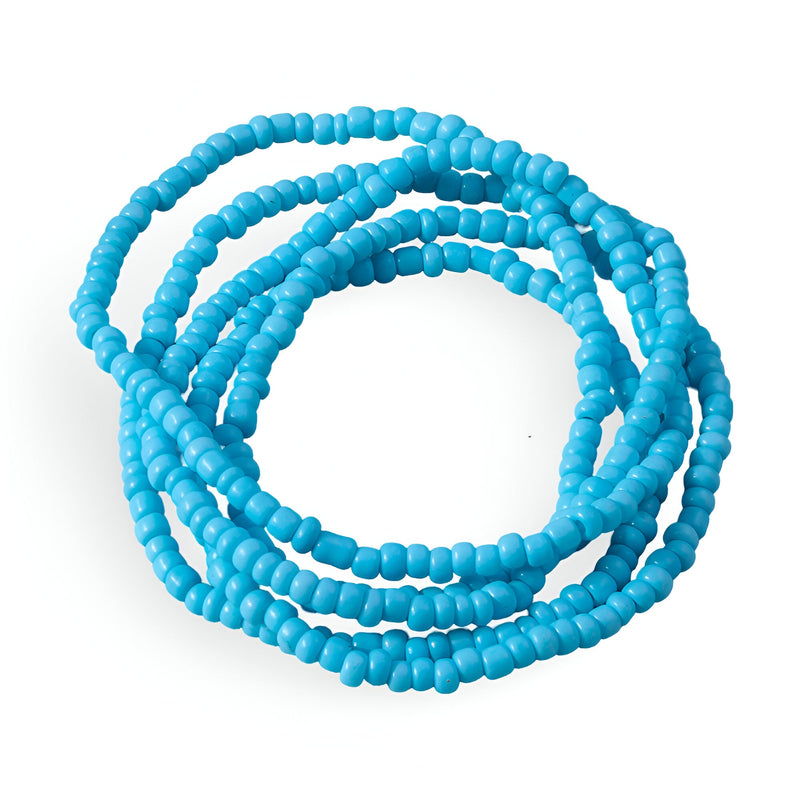 Bracelet à enrouler femme en perles de résine bleu azure élastique style multiple tours.