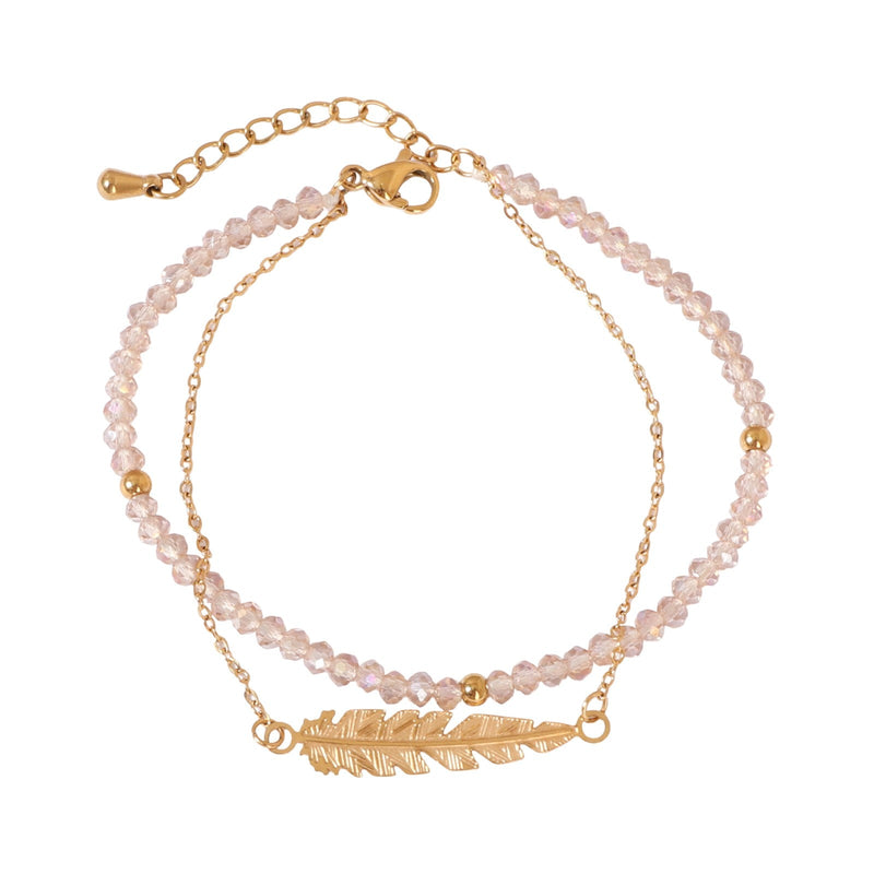 Bracelet à perles rose quartz et plume dorée, bijou fin double rang avec chaîne délicate et fermoir mousqueton, modèle Pelzia