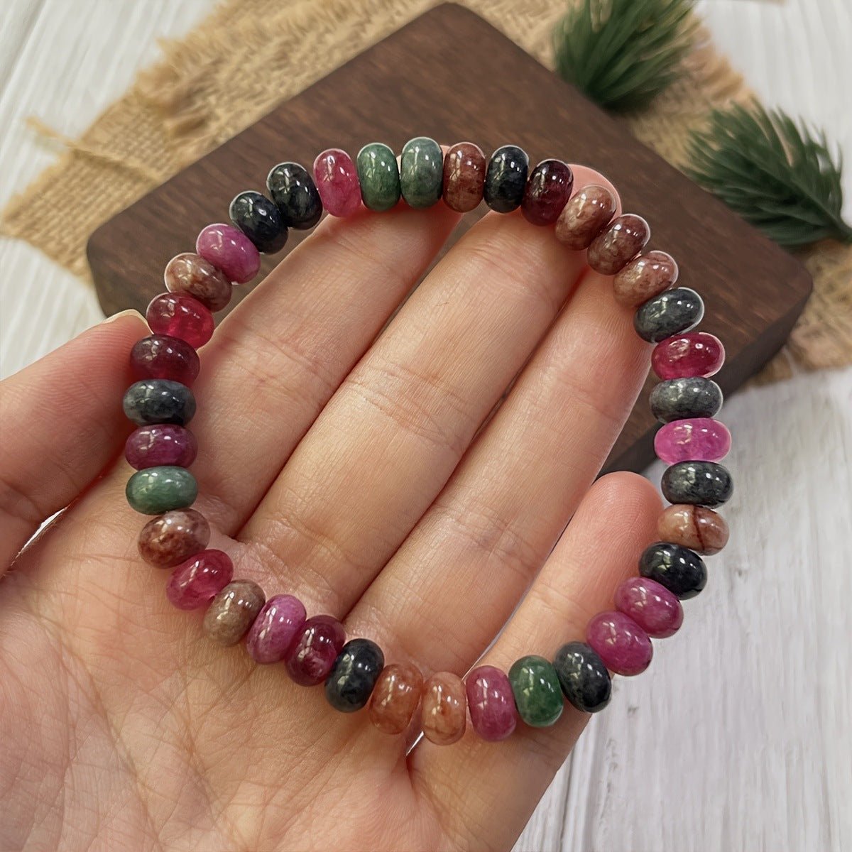 Bracelet anti - stress, élastique, en tourmaline naturelle aux couleurs vibrantes, modèle Quancy - La Boutique du Bracelet