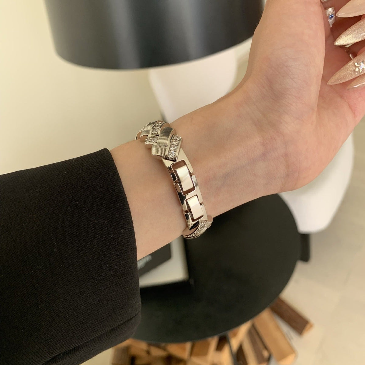 Elegant Metal Apple Watch Bracelet, Wide Links Set with Sparkling Zircon Stones, Adjustable, Toline Model