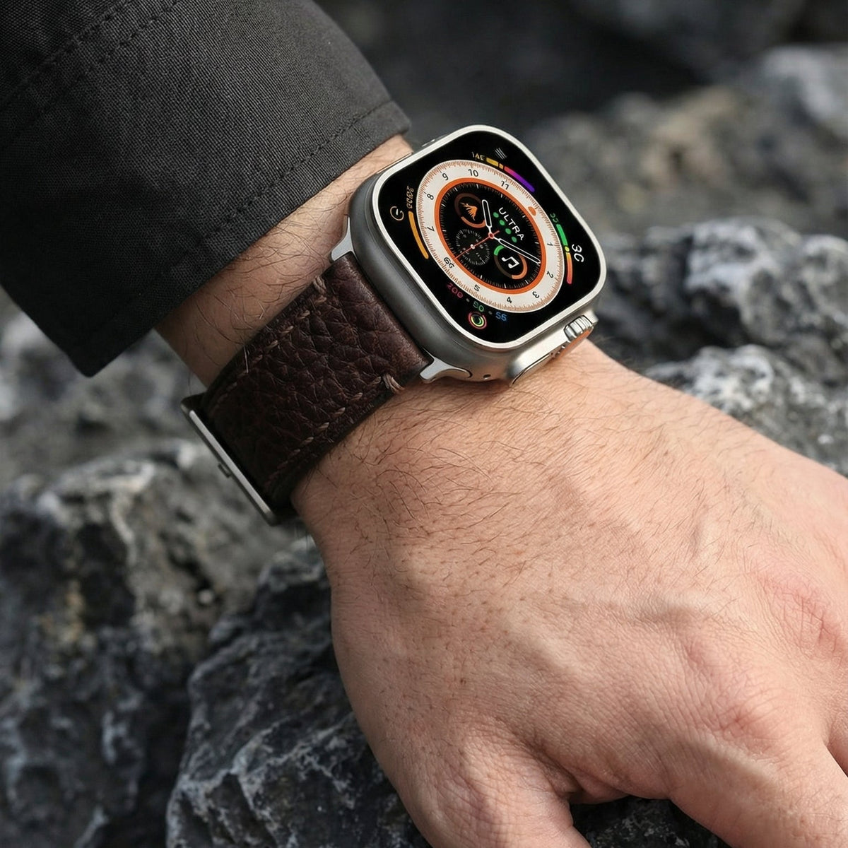 Bracelet Apple Watch en cuir véritable texturé, coutures apparentes, boucle acier inoxydable, modèle Claudio