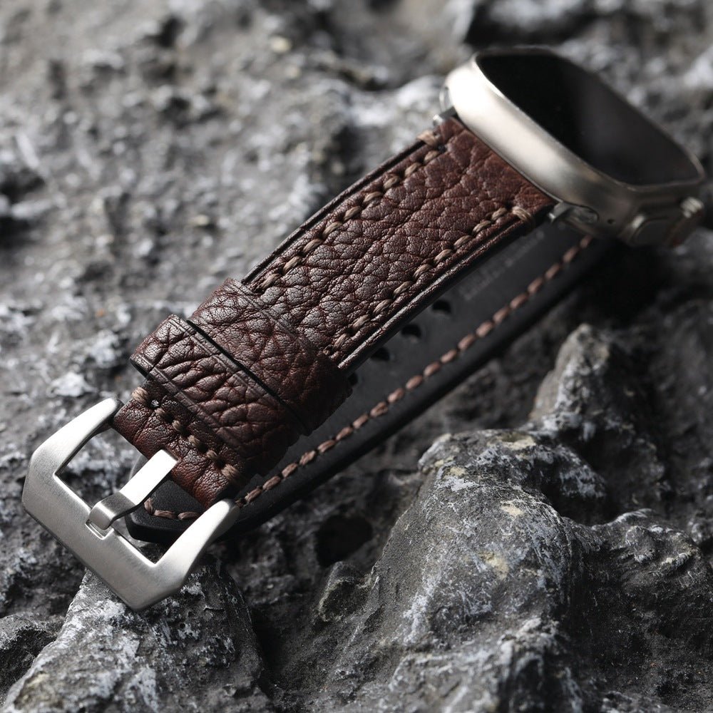 Bracelet Apple Watch en cuir véritable texturé, coutures apparentes, boucle acier inoxydable, modèle Claudio