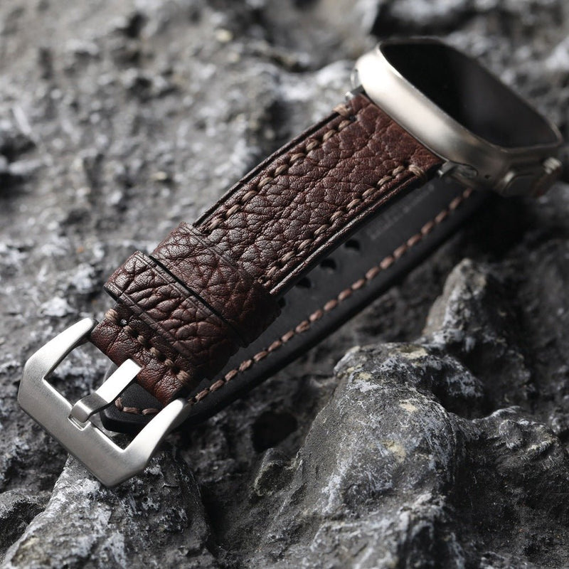 Apple Watch-armbånd i naturlæder, håndsyet finish, kraftigt præget læder, solidt stållås, model Claudio