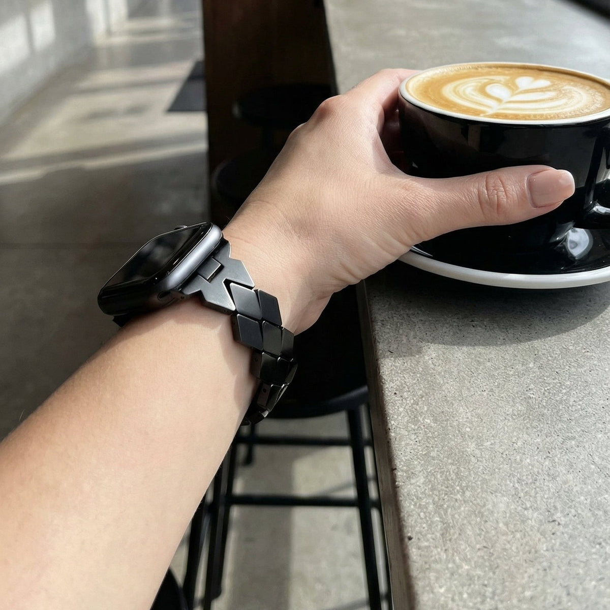 Apple Watch Bracelet with Geometric Links, Diamond Pattern, Butterfly Clasp, Angla Model
