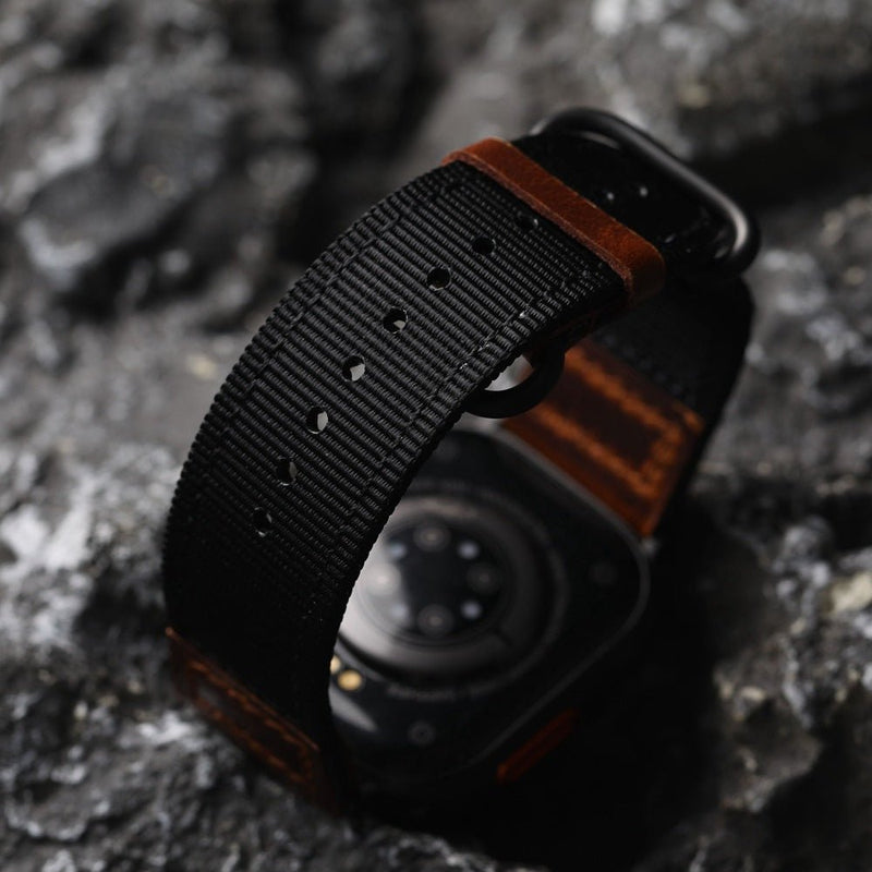 Tykt nylonarmbånd til Apple Watch med læderindsatser, behagelig pasform og markant udtryk, model Josua