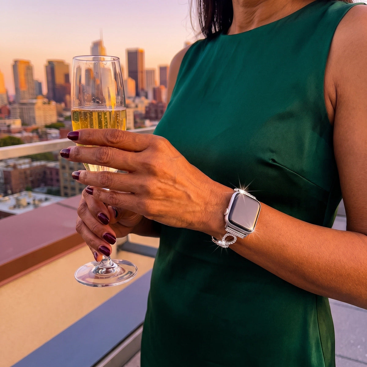 Bracelet Apple Watch, maillons ajourés, motif infini serti de strass, modèle Faidra