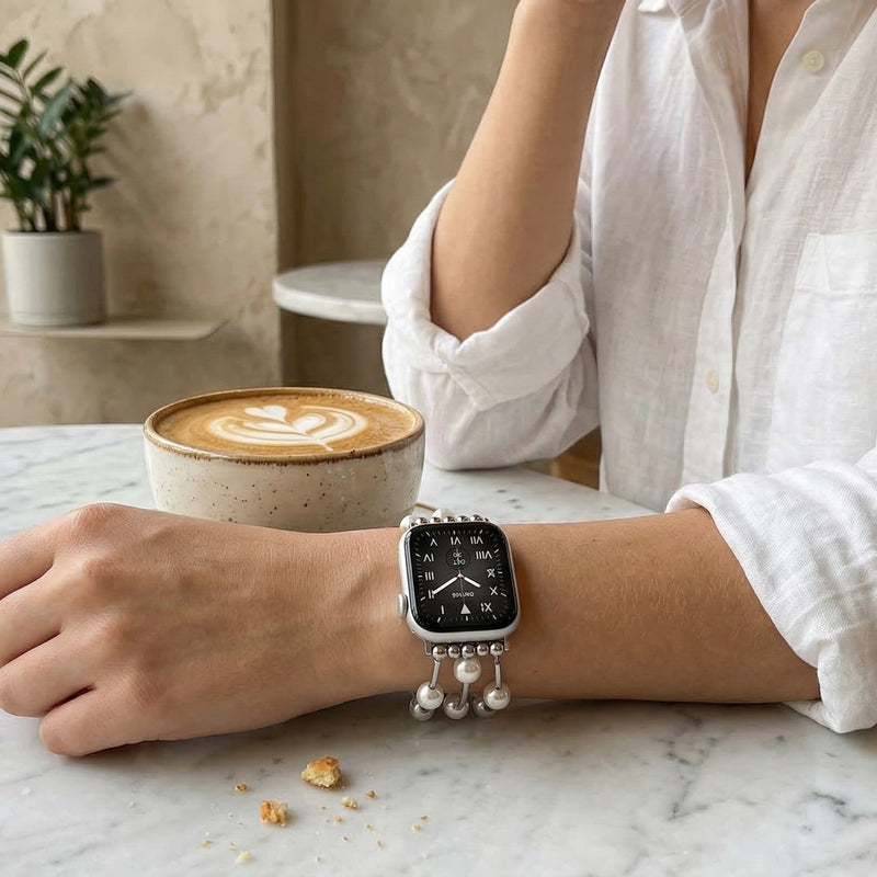 Bracelet Apple Watch femme, perles blanches, alliage doré ou argenté, élastique, bijou élégant, modèle Yourie