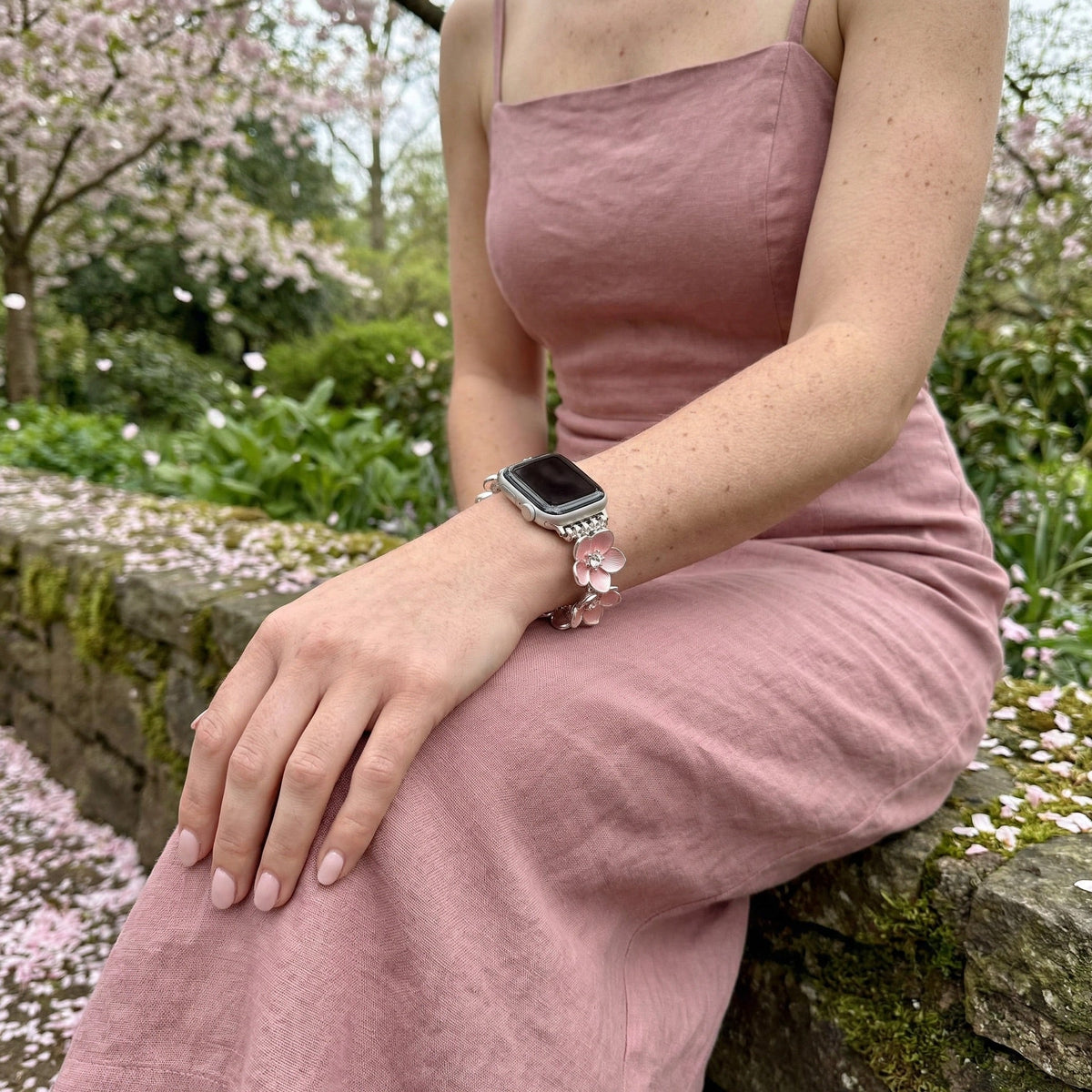 Apple Watch Bracelet, Florianne Model – Floral Design with Enameled Petals and Zirconia, for Women
