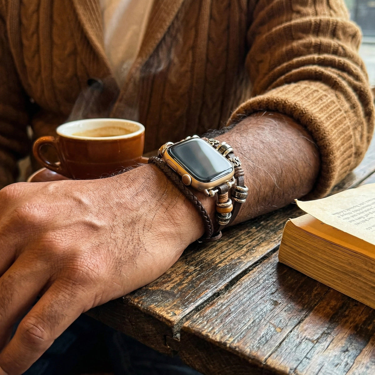 Bracelet Apple Watch multi-rangs, style lanière tressé et perles acier, taille réglable pour homme, modèle Gladius