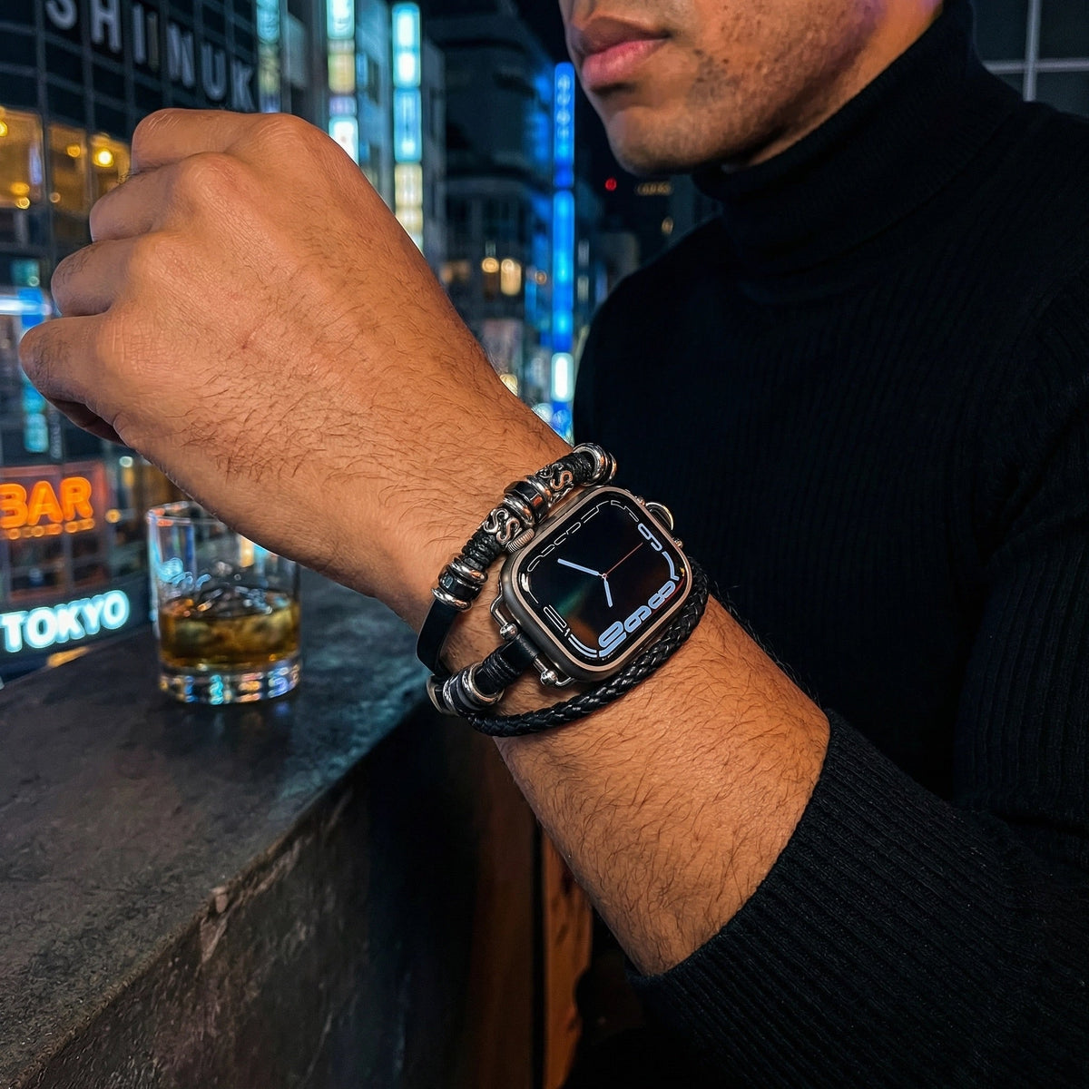 Bracelet Apple Watch multi-rangs, style lanière tressé et perles acier, taille réglable pour homme, modèle Gladius