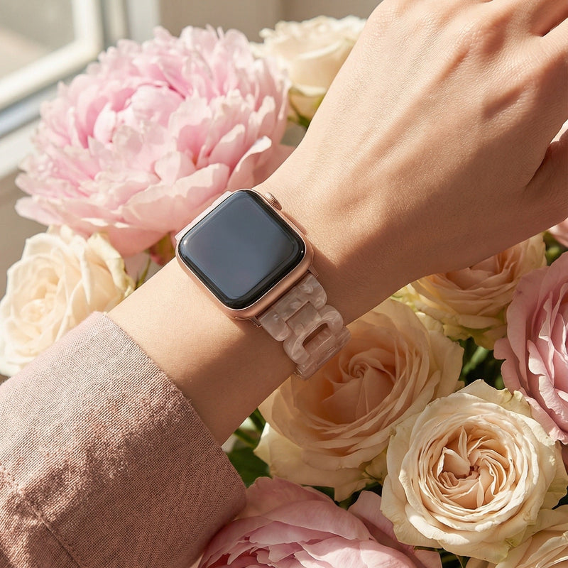 Apple Watch bracelet in tortoiseshell-effect resin, shiny curb chain, steel folding clasp, Wernale model