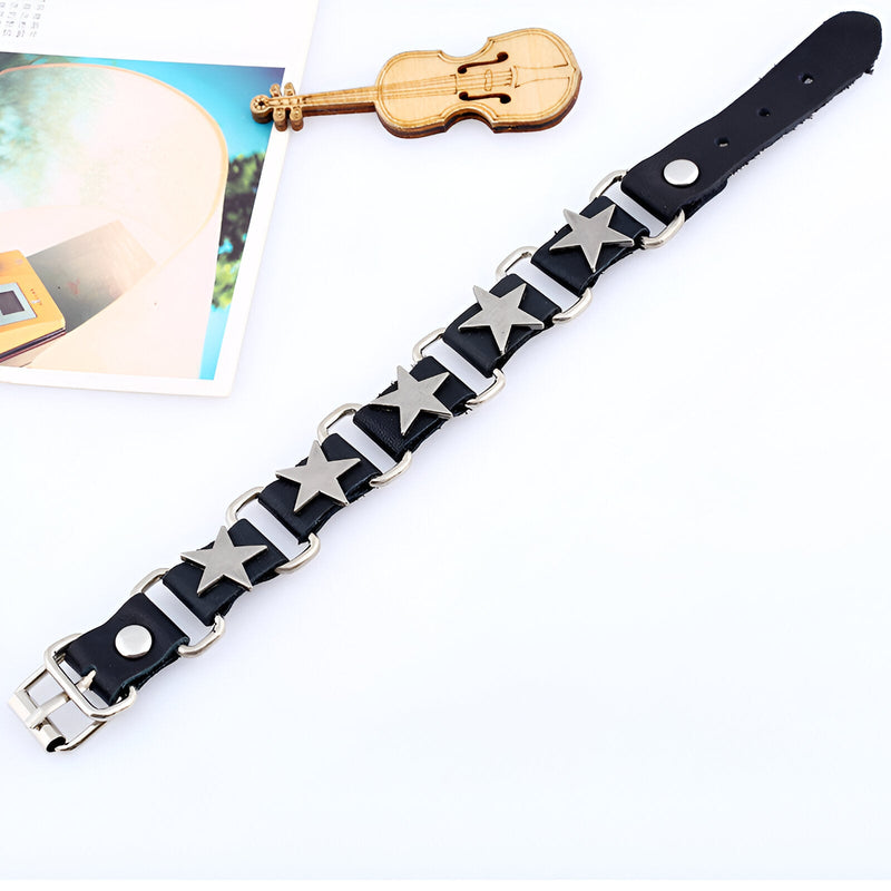 Bracelet ardillon en cuir noir avec motifs étoiles métalliques, style mixte Seren.