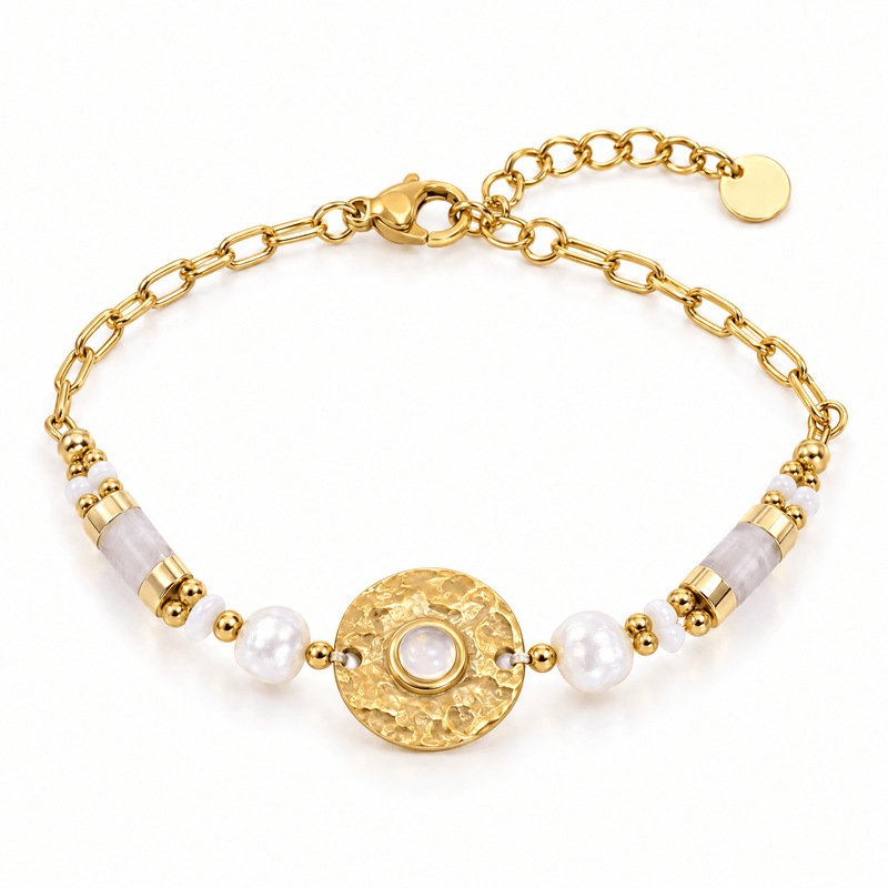 Bracelet Anije Jade blanche posé de face sur fond blanc