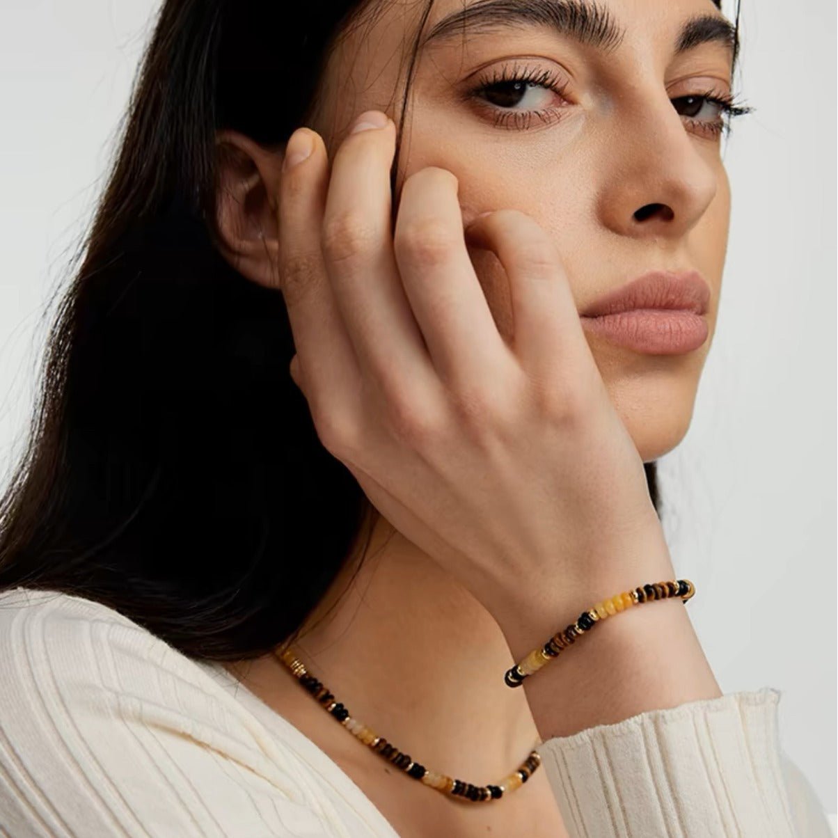 Bracelet chic, pierres précieuses style oeil de tigre, fines, pour femme, modèle Almire - La Boutique du Bracelet