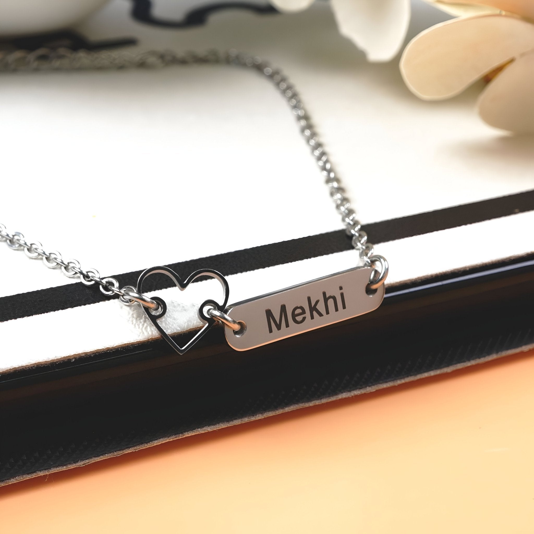 Bracelet argent en acier inoxydable avec pendentif cœur et plaque gravée Mekhi.