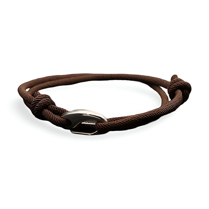 Bracelet cordon coulissant marron avec mousqueton métallique argenté, design simple et masculin.