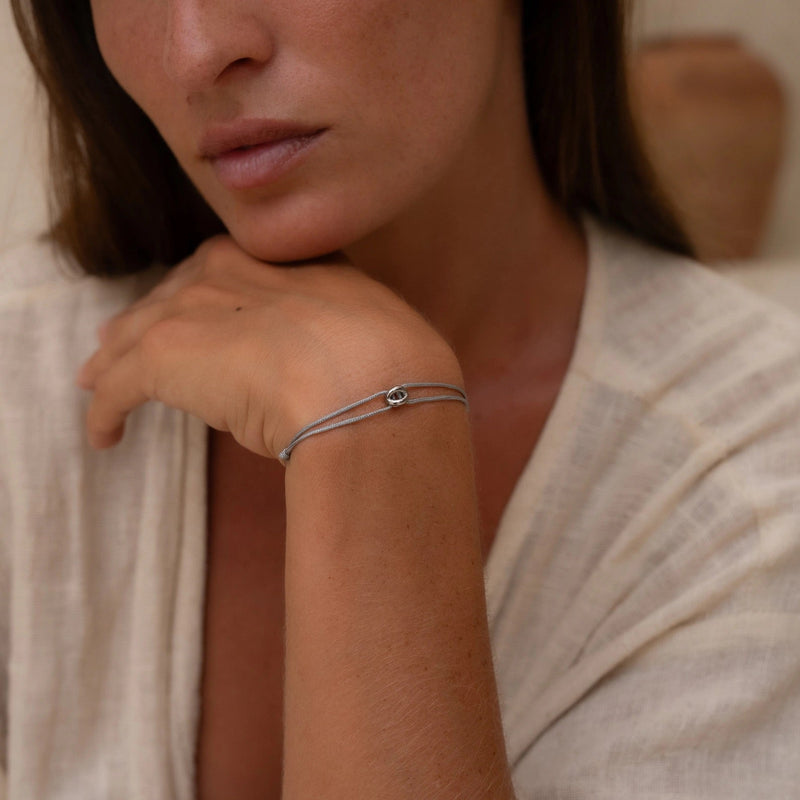 Bracelet cordon double ajustable, symbole rond entrelacé doré, bijou minimaliste élégant pour homme et femme, modèle Sunny