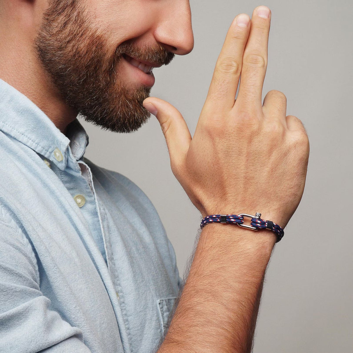 Bracelet cordon bleu double avec mousqueton acier inoxydable, style homme Felipe, 21 cm.