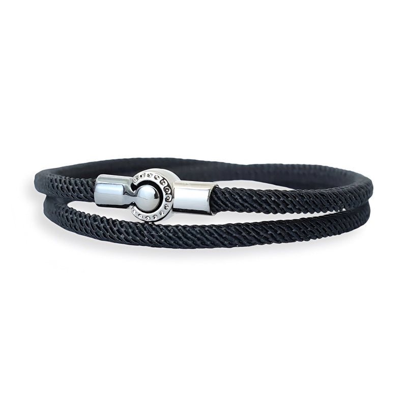 Bracelet cordon double noir pour homme avec fermoir métallique argenté gravé.
