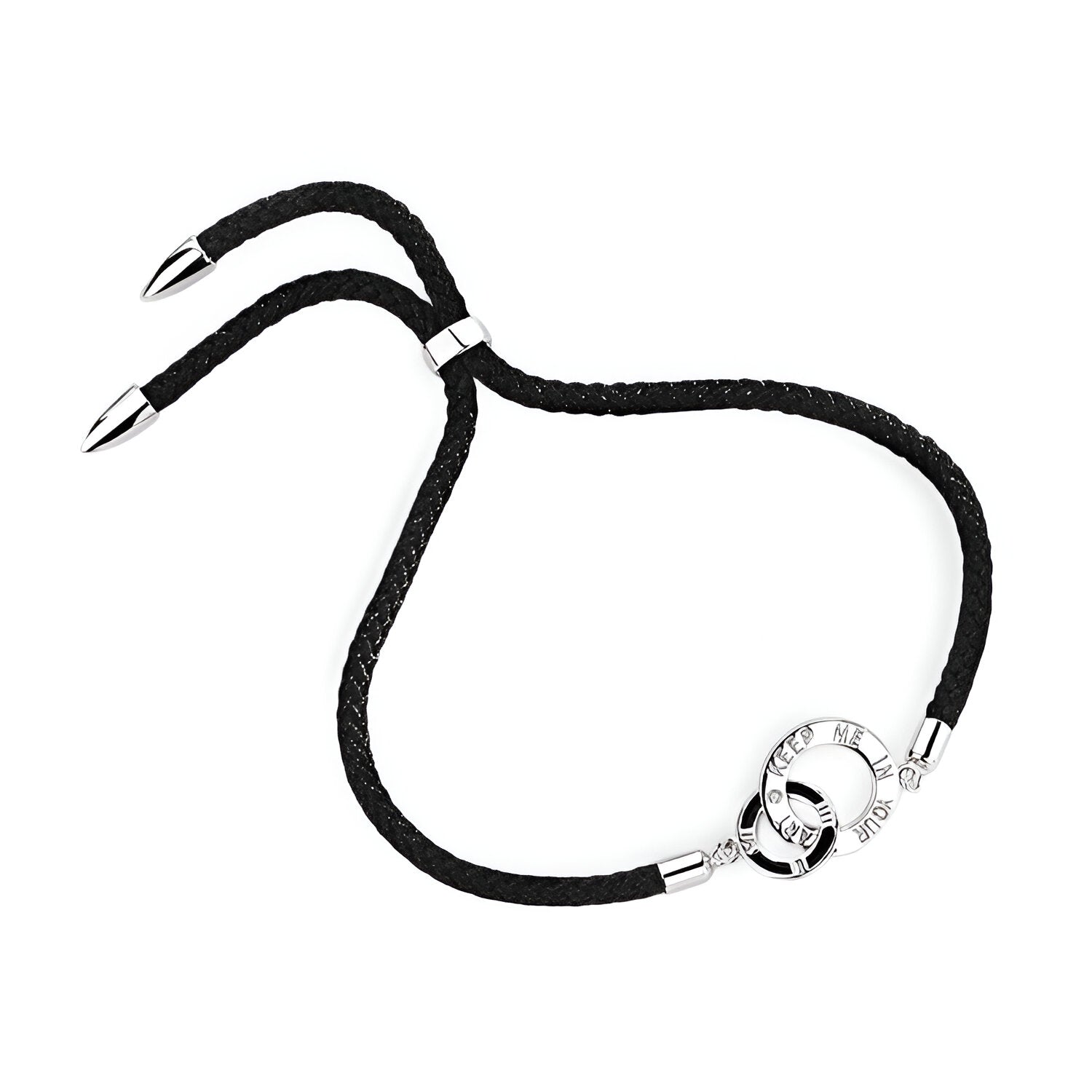 Bracelet cordon noir avec détails en argent sterling et fermoir rond gravé.