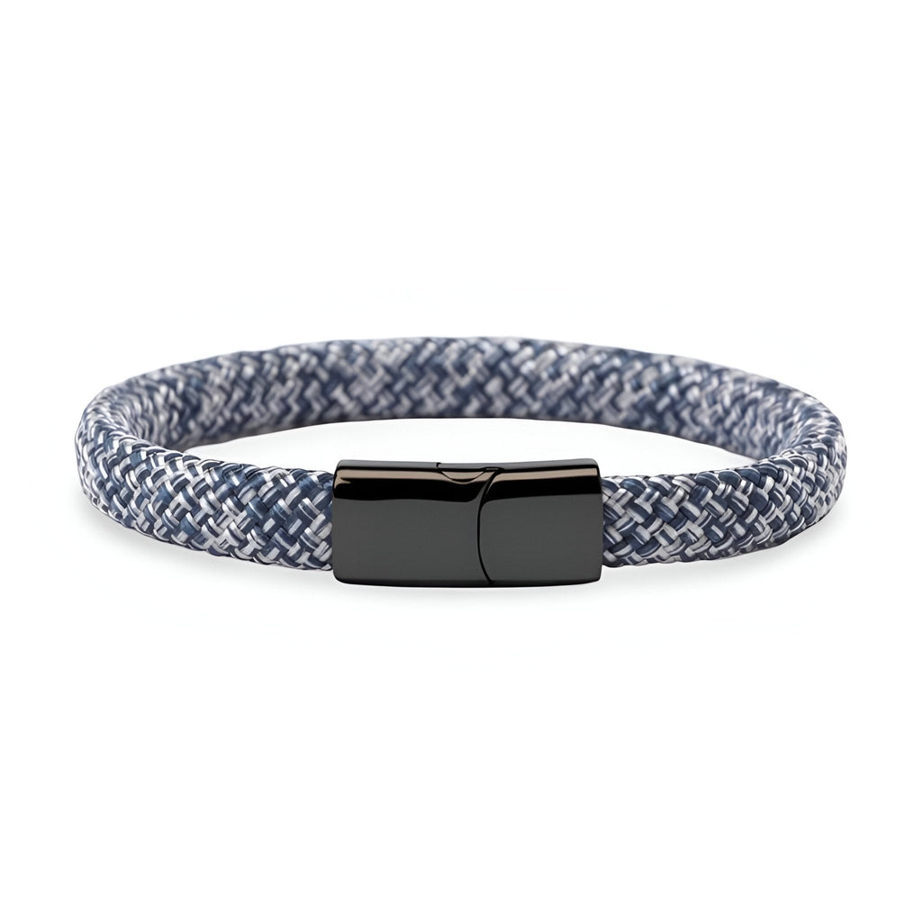 Bracelet cordon bleu en corde de bateau tressée avec fermoir magnétique en acier inoxydable noir brillant.