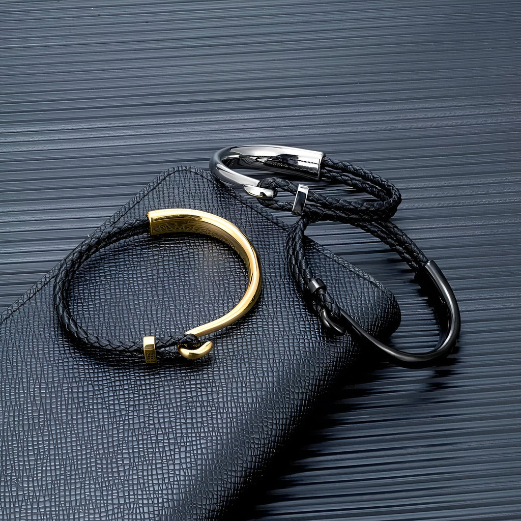Bracelet cordon cuir noir tressé avec crochet en acier inoxydable or et argent élégant pour homme.