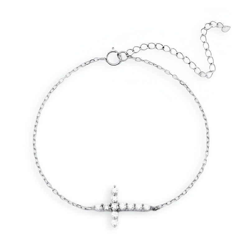 Bracelet fin en argent sterling avec petite croix chrétienne ornée de cristaux scintillants.