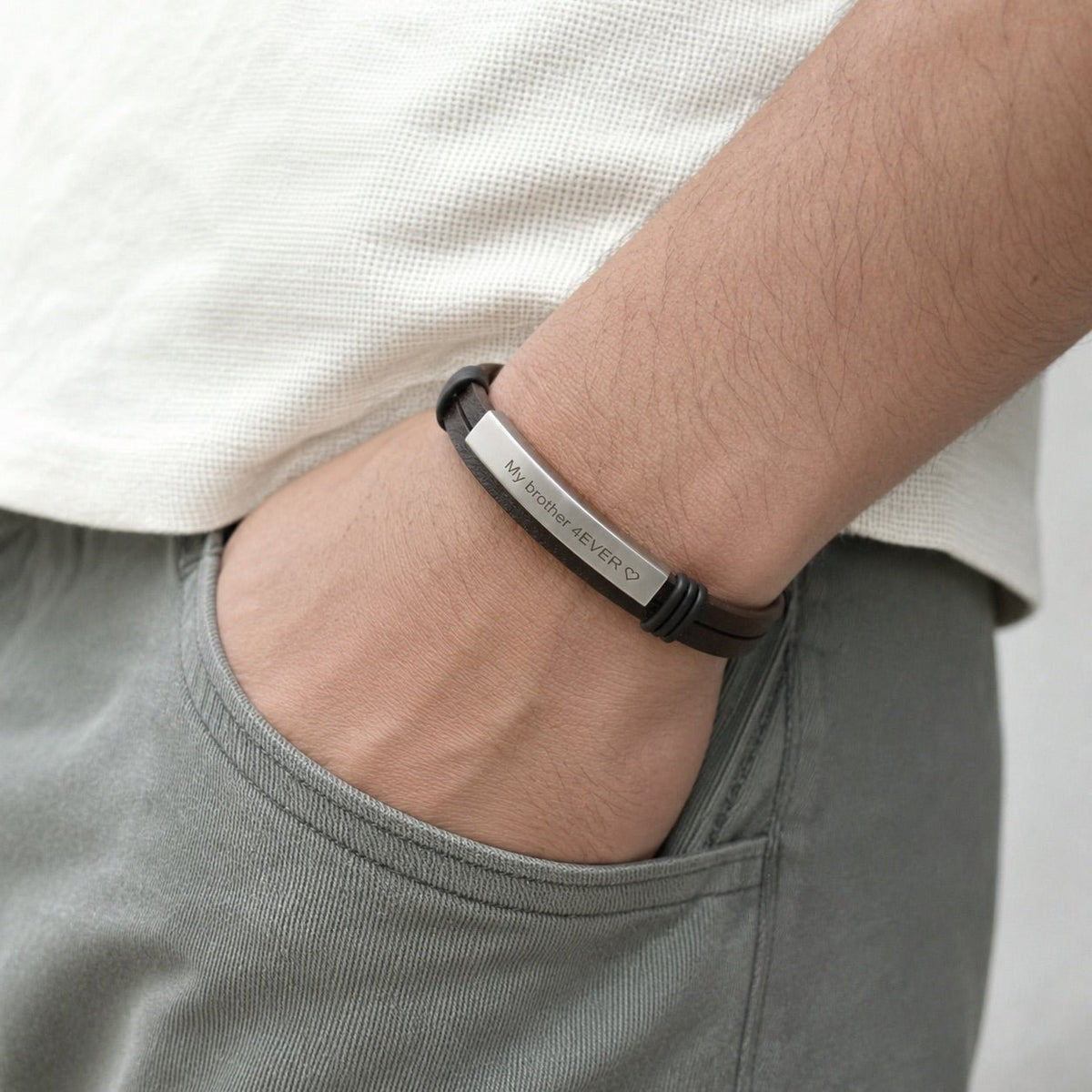 Men's Leather and Metal Bracelet, Custom Engravable Plate, Practical Magnetic Clasp, Men's Fashion Accessory, Unique Gift, Kanz model