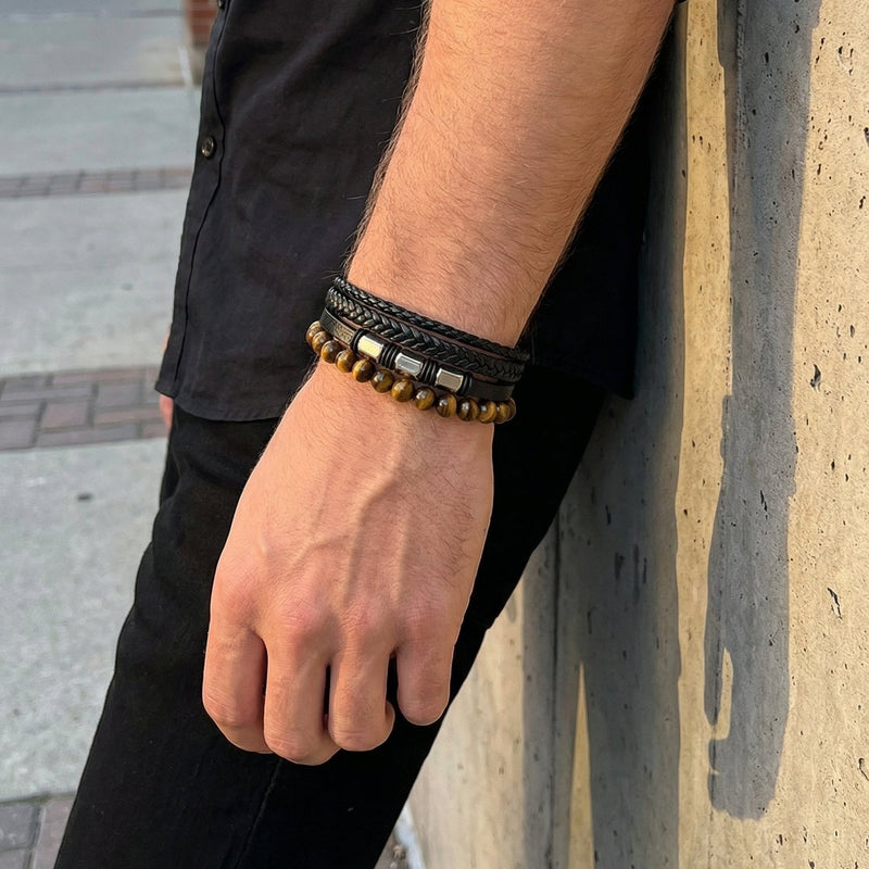 Gepersonaliseerde armband van zwart leer met meerdere lagen en natuurstenen kralen, magneetsluiting van roestvrij staal, moderne en uitgesproken stijl, model Bastio