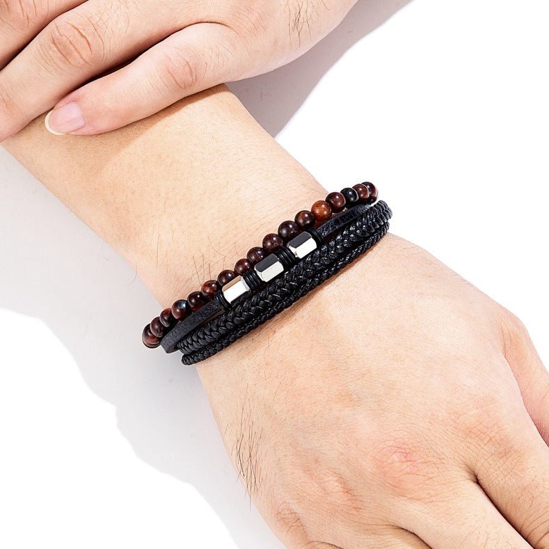 Gepersonaliseerde armband van zwart leer met meerdere lagen en natuurstenen kralen, magneetsluiting van roestvrij staal, moderne en uitgesproken stijl, model Bastio