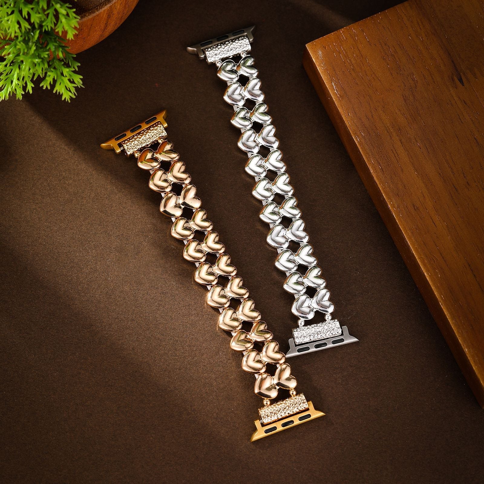 Bracelet de montre connectée, Apple Watch, à motif cœurs, pour femme, modèle Fabiola - La Boutique du Bracelet