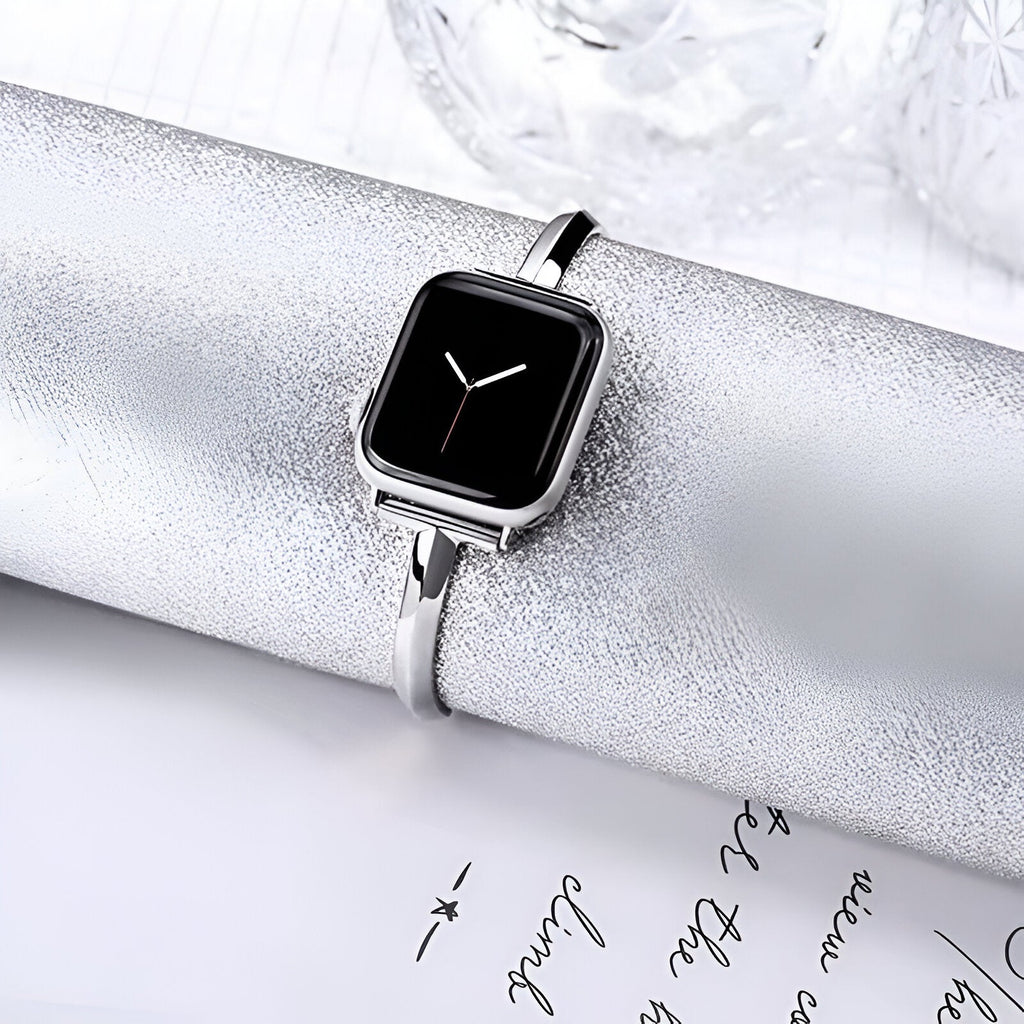 Bracelet Apple Watch Minoa en acier inoxydable argenté, style élégant et minimaliste, taille 38-42 mm.