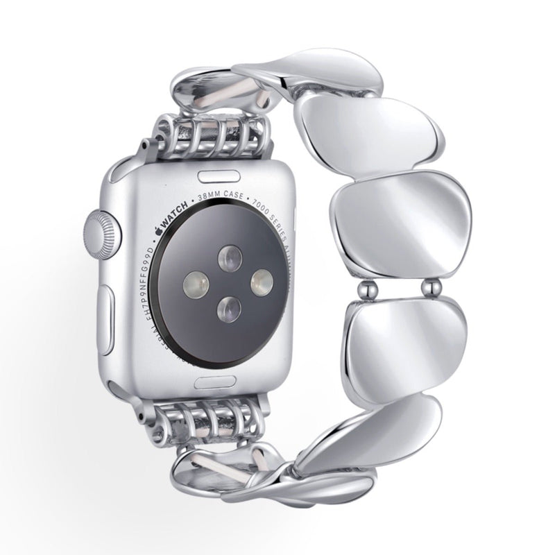 Bracelet Apple Watch femme en alliage métallique argenté avec maillons larges lisses.