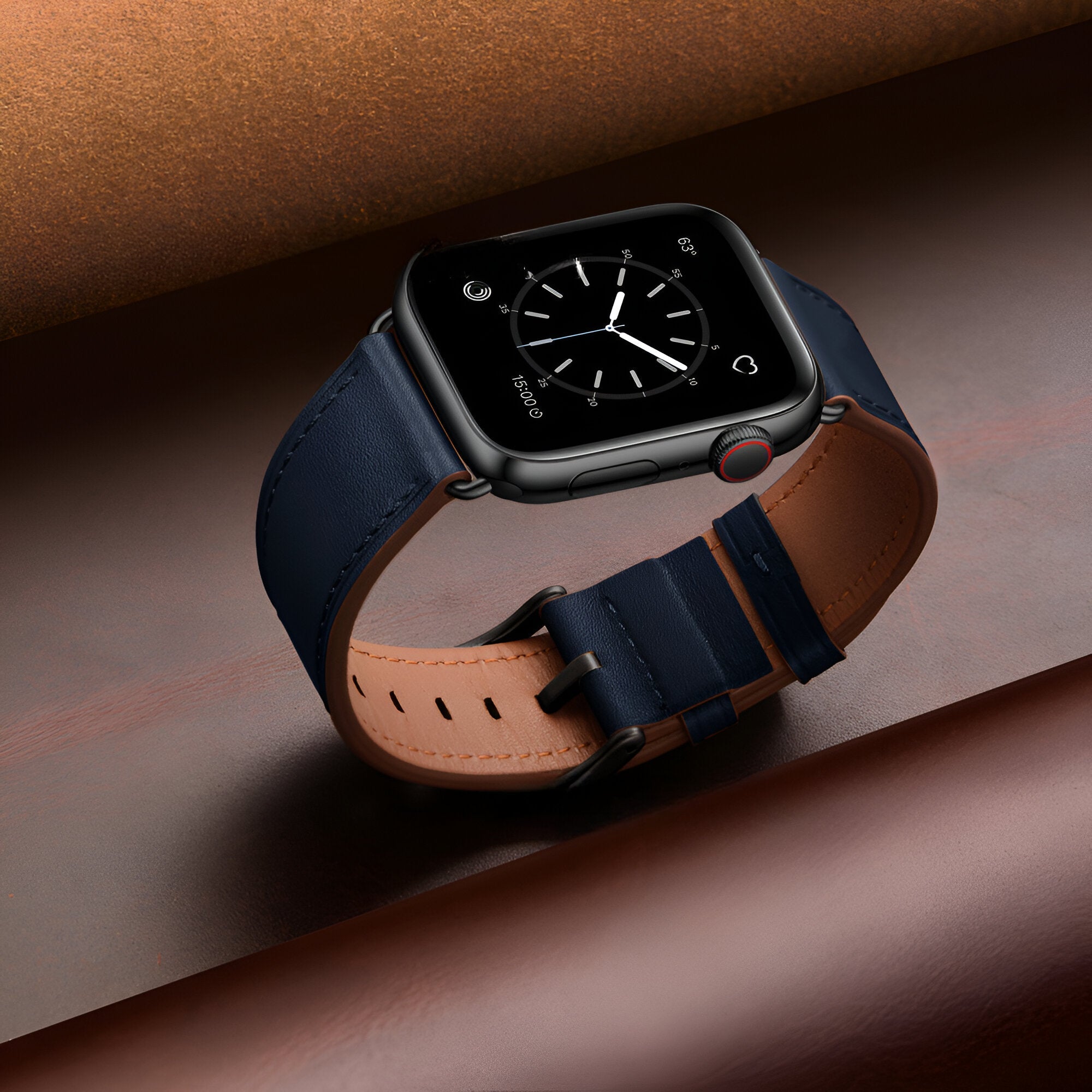 Bracelet Apple Watch en cuir bleu marine, boucle noire, intérieur naturel, style Jano.