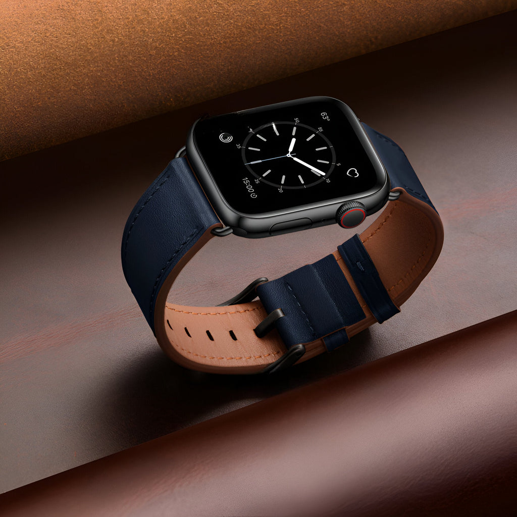 Bracelet Apple Watch en cuir bleu marine, boucle noire, intérieur naturel, style Jano.