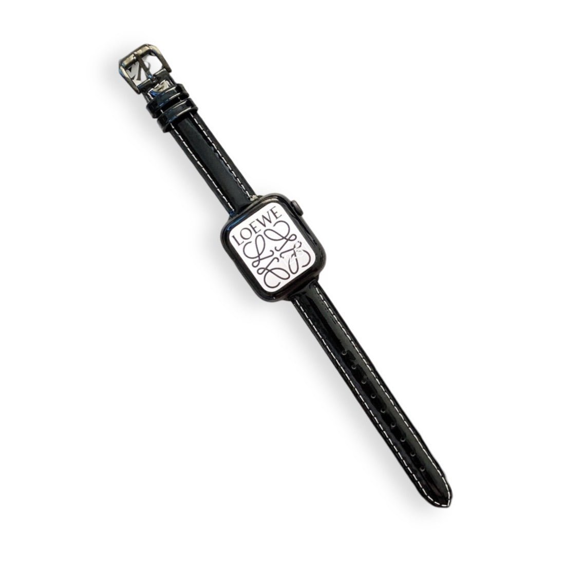 Bracelet Apple Watch cuir noir pour femme, modèle Dexa, boucle argentée élégante.