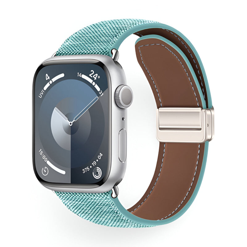 Bracelet Apple Watch en cuir tissé turquoise avec boucle en métal argenté.