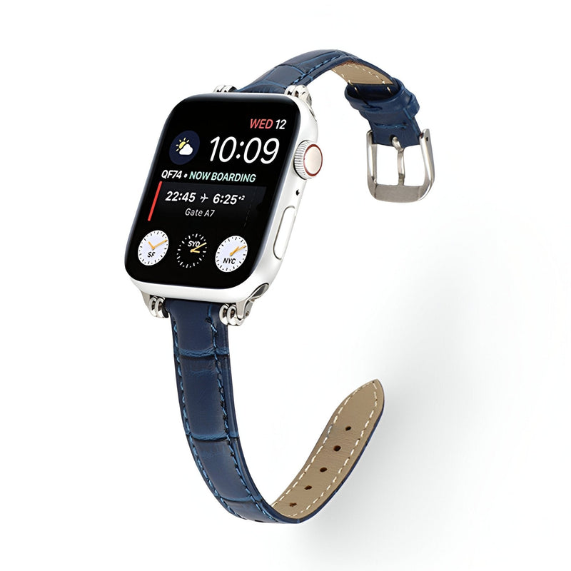 Bracelet Apple Watch bleu en microfibre effet cuir avec boucle argentée, pour femme.