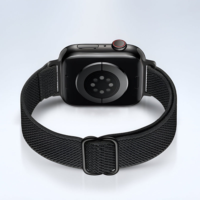 Bracelet Apple Watch en nylon tissé noir pour femme, modèle Azura, boucle métallique noire.