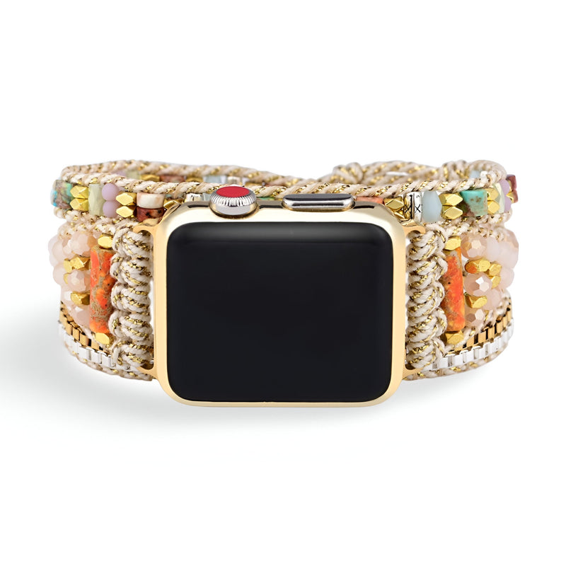 Bracelet Apple Watch femme multicolore en pierres de cristal, tressé or avec perles pastel.