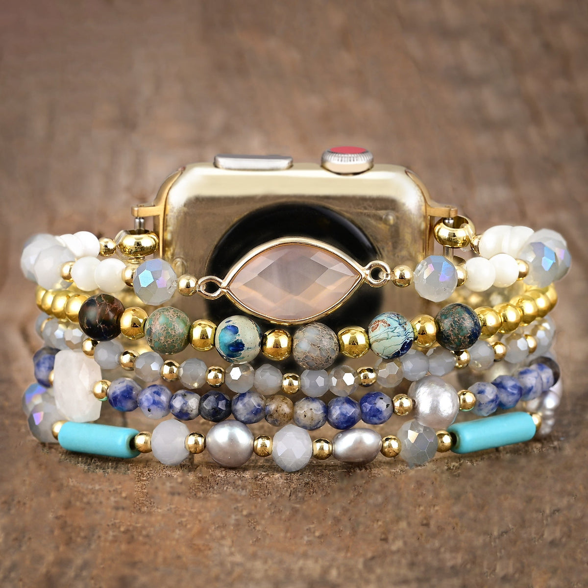 Bracelet pour Apple Watch femme en pierres de cristal multicolores avec perles dorées et accents turquoise.