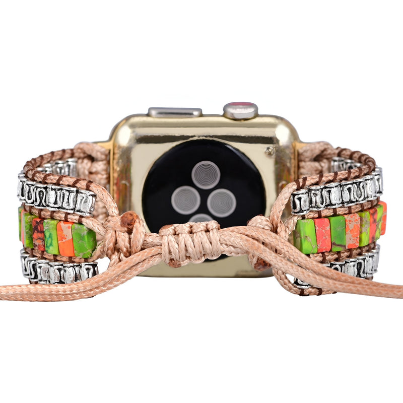 Bracelet pour Apple Watch féminin en pierres de jaspe multicolores avec tissage en corde beige et détails argentés.