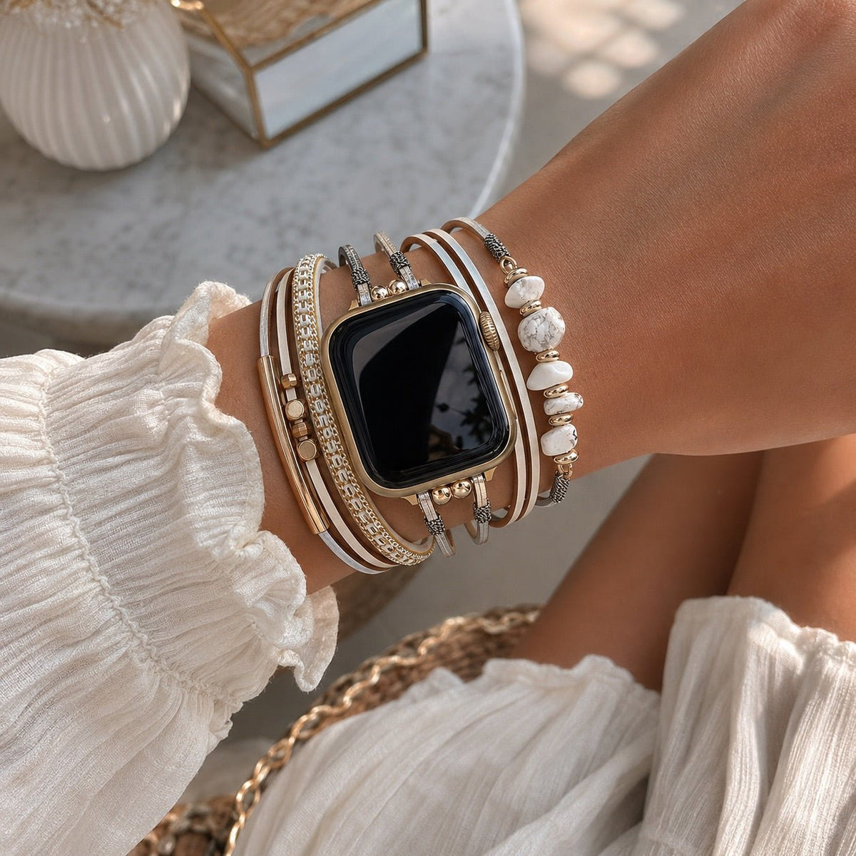 Bracelet de montre femme à cordons multiples, détails dorés et pierres vertes, accessoire de poignet élégant, Jaonie